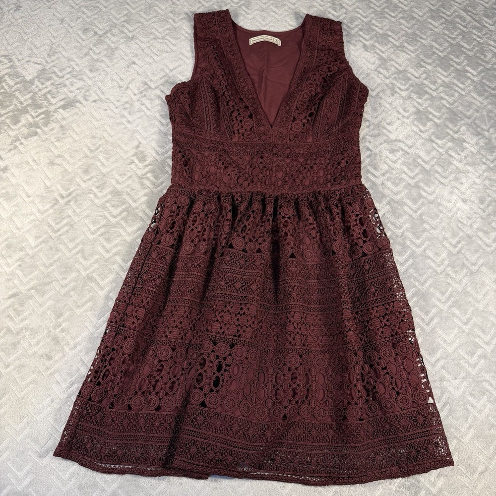 Abercrombie & Fitch Skater Dress Size 6 Burgundy Lace Crochet V Neck Fit Flare